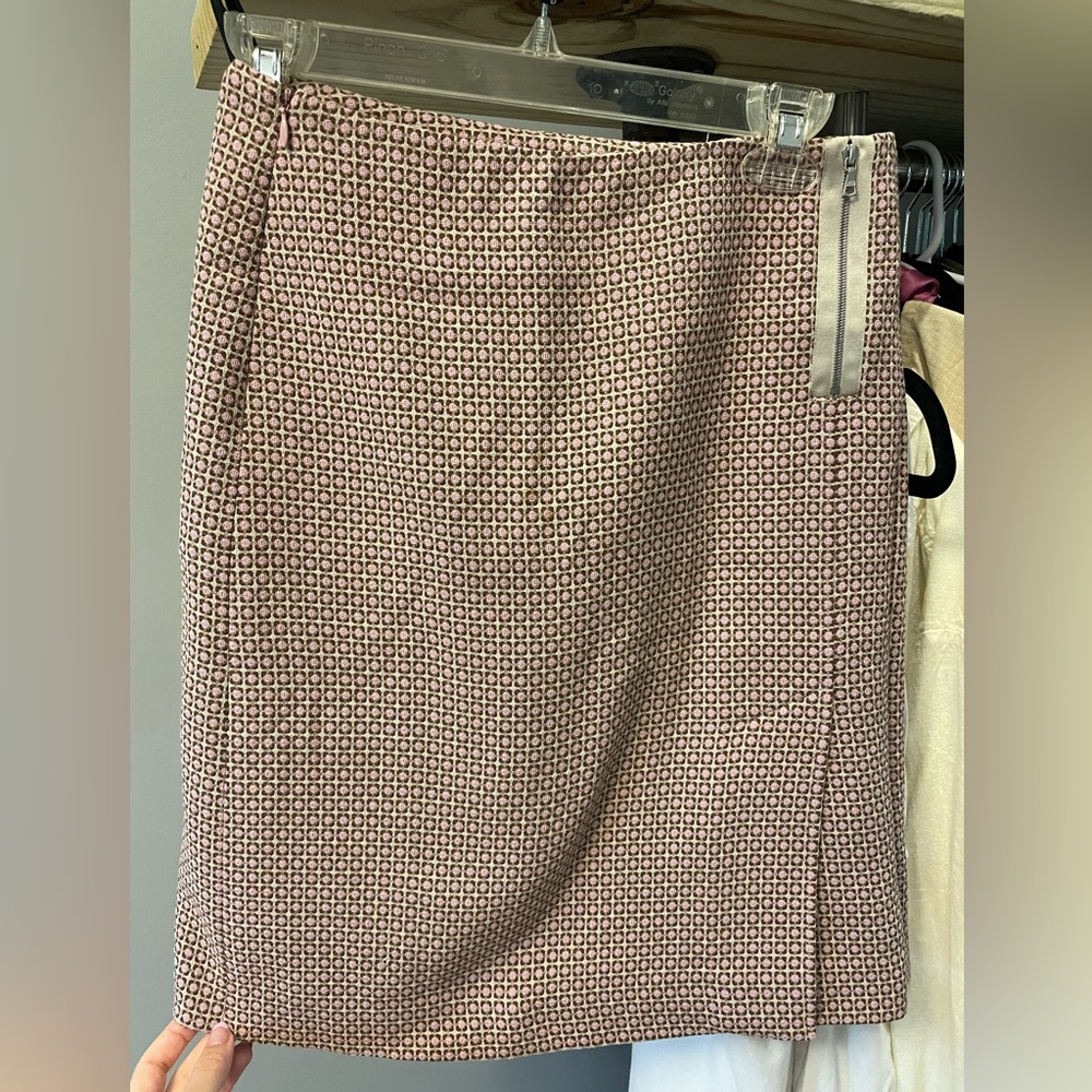 Ann Taylor pencil skirt size 2P